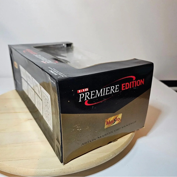 Maisto Aston Martin DB7 Vantage Premiere Edition 1:18 Scale New W/Damaged Boxed - Picture 8 of 10